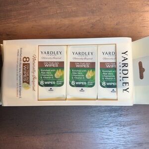 Yardley London On The Go Pre-moistened Wipes,  4 Packs Of 8 Wipes NEW